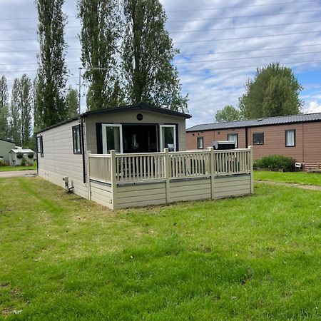 Family Fun Getaway Holiday Home Northampton Exterior photo